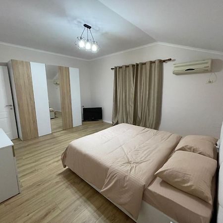 City Center Apartment Tiranë Ngoại thất bức ảnh