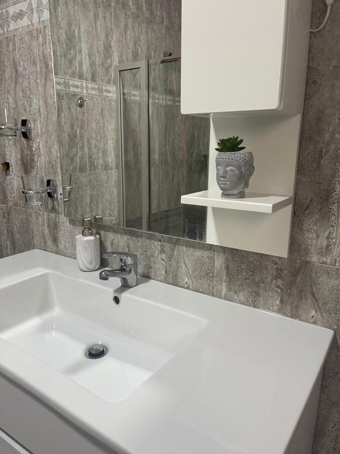 City Center Apartment Tiranë Ngoại thất bức ảnh