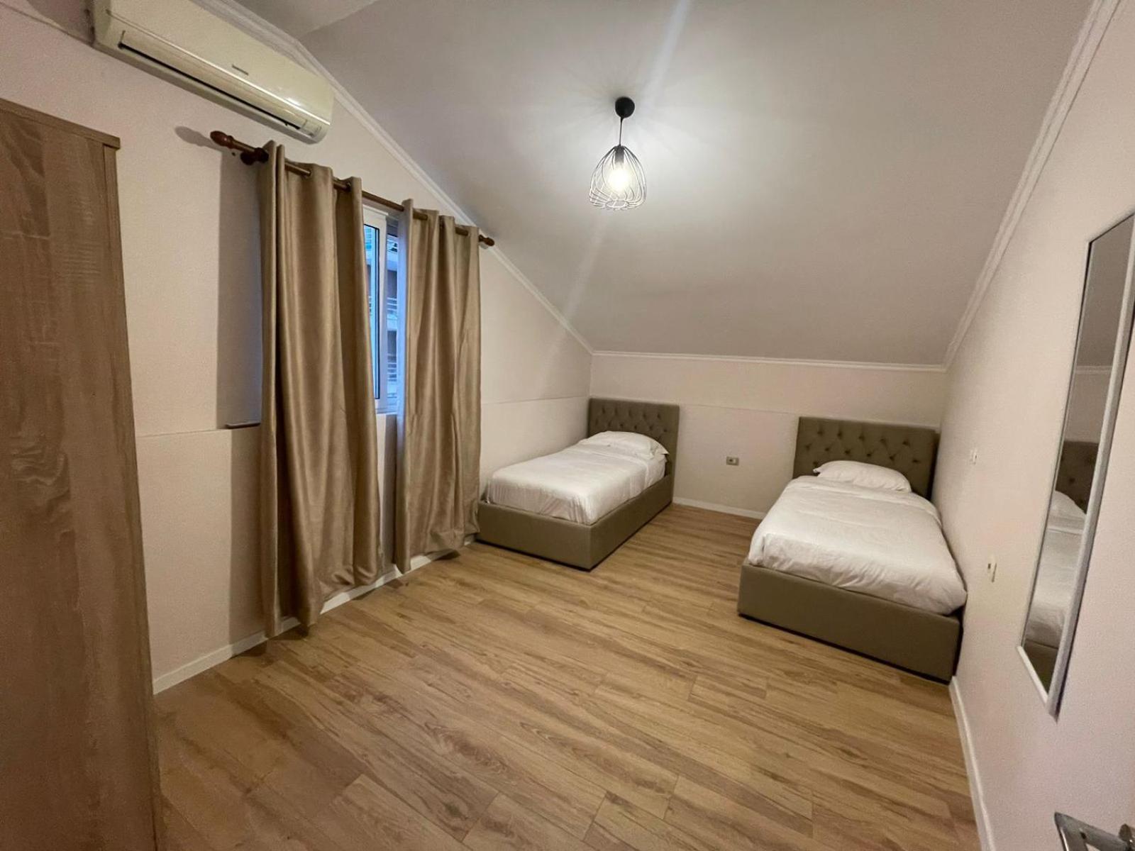 City Center Apartment Tiranë Ngoại thất bức ảnh